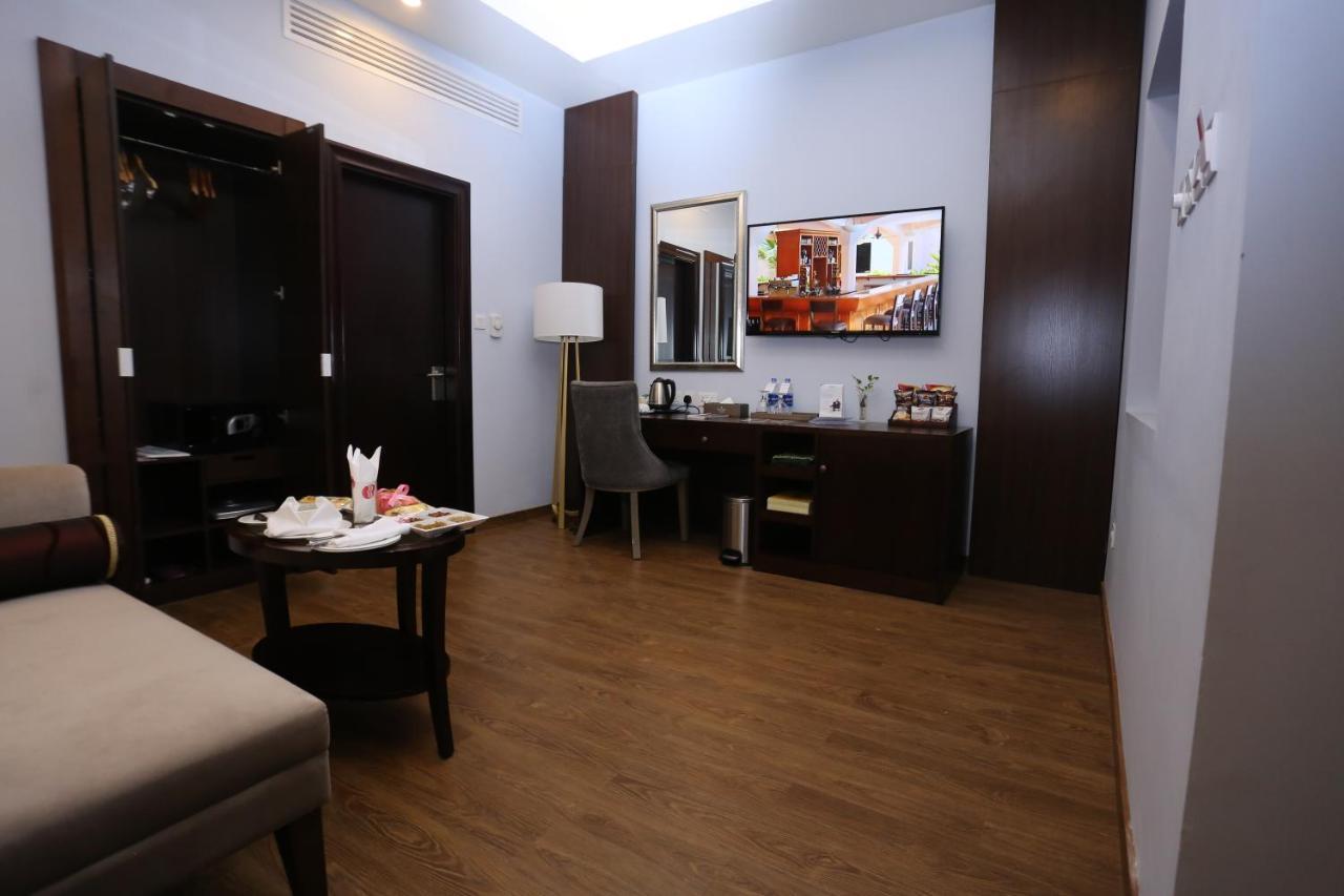 Ramada Plaza By Wyndham Karachi Airport Hotel Extérieur photo A room at the hotel