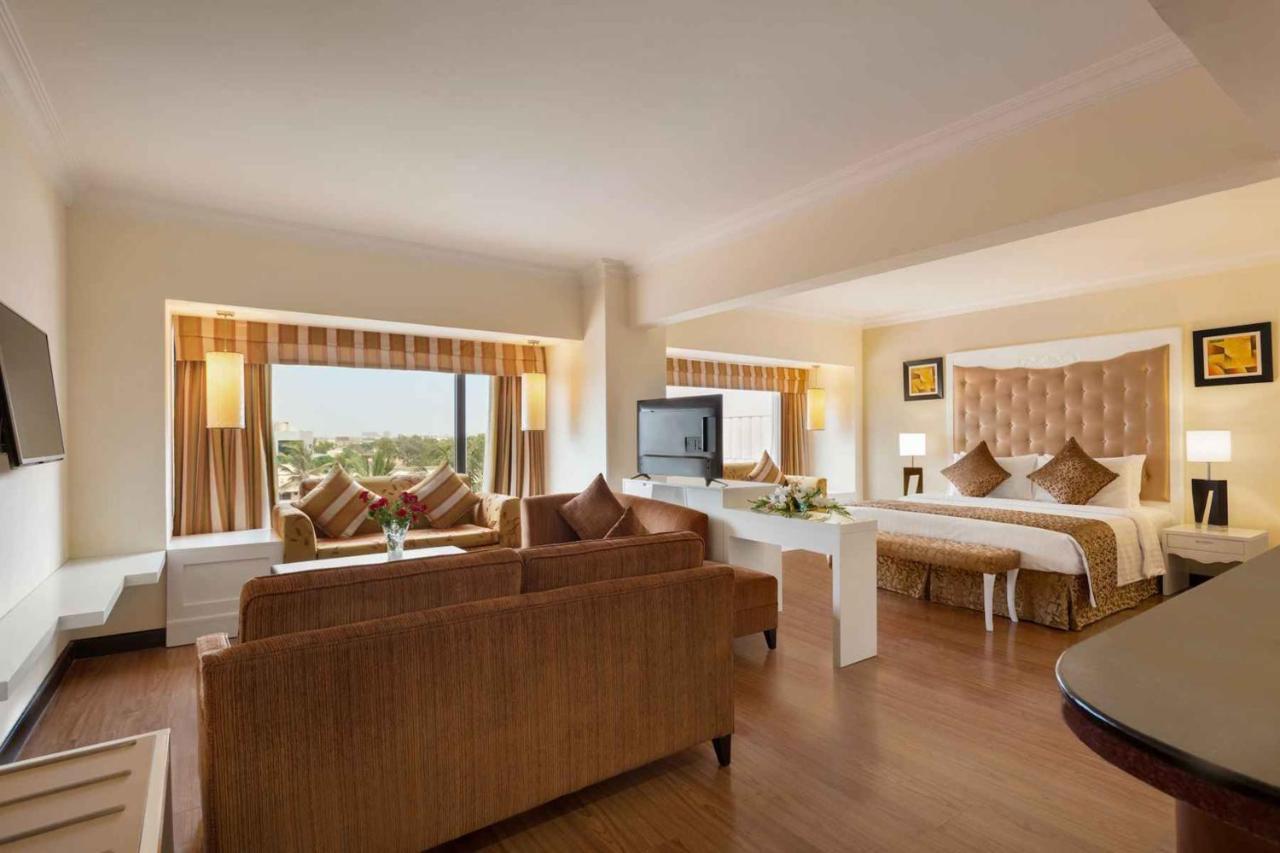 Ramada Plaza By Wyndham Karachi Airport Hotel Extérieur photo